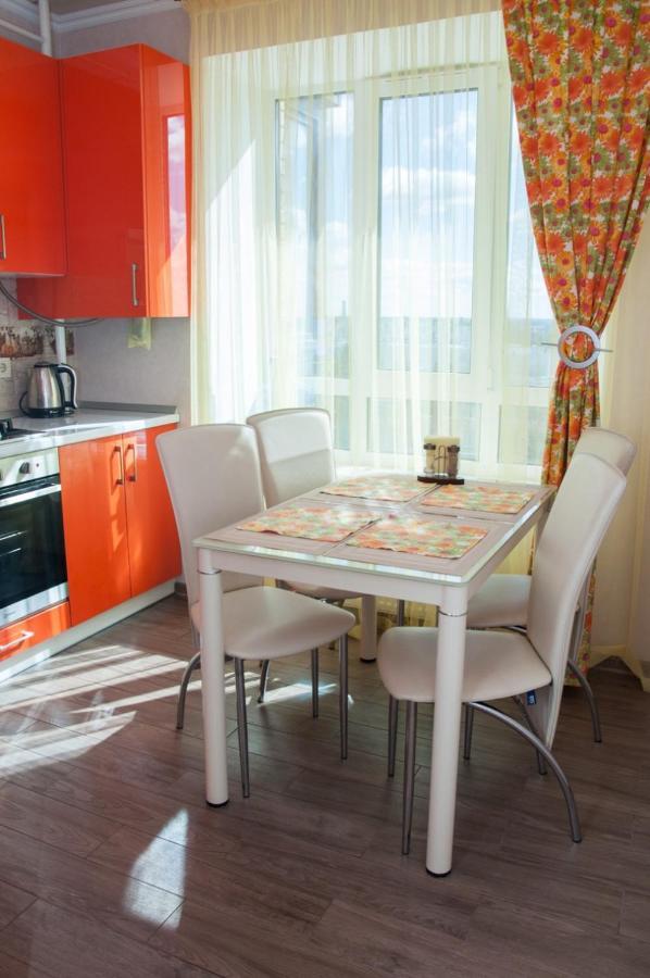 Vip Apartments Lutsʼk Extérieur photo