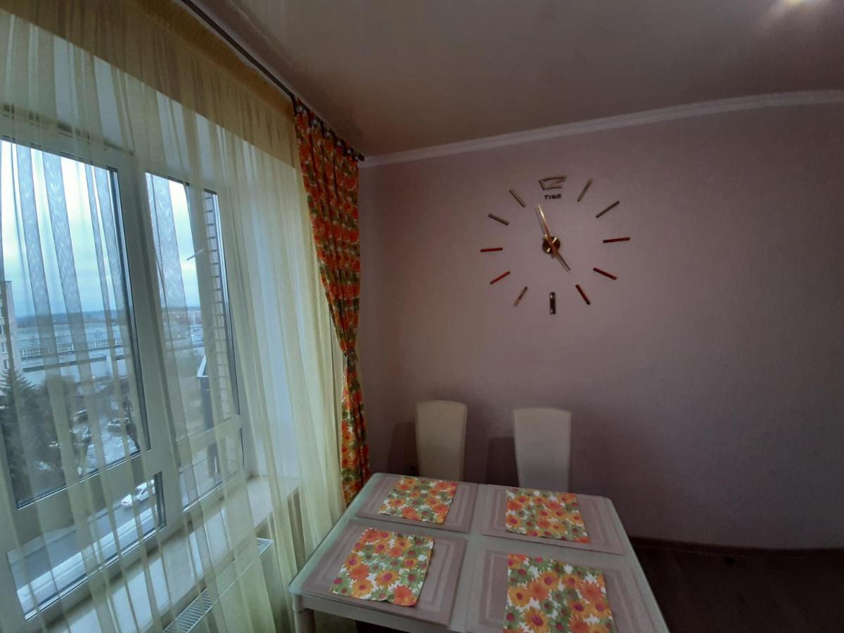 Vip Apartments Lutsʼk Extérieur photo