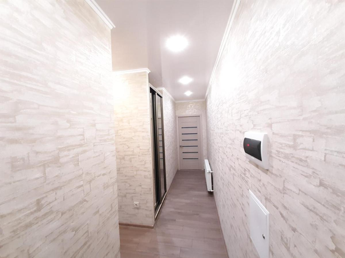 Vip Apartments Lutsʼk Extérieur photo