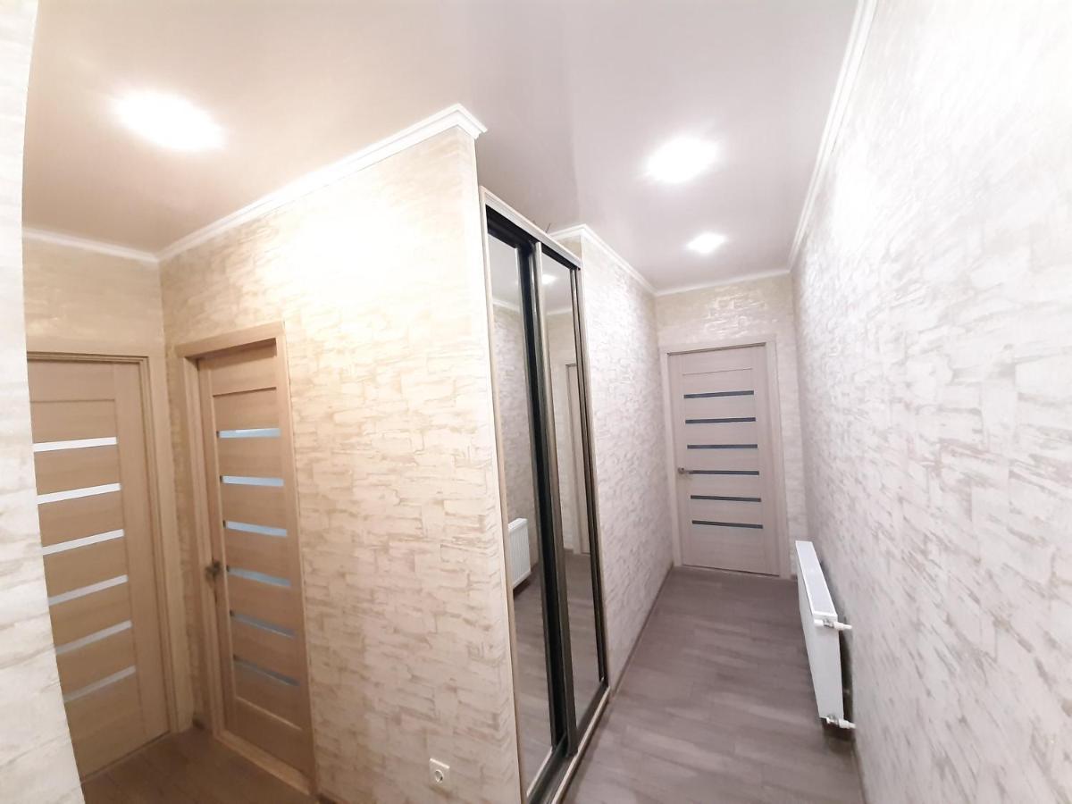 Vip Apartments Lutsʼk Extérieur photo