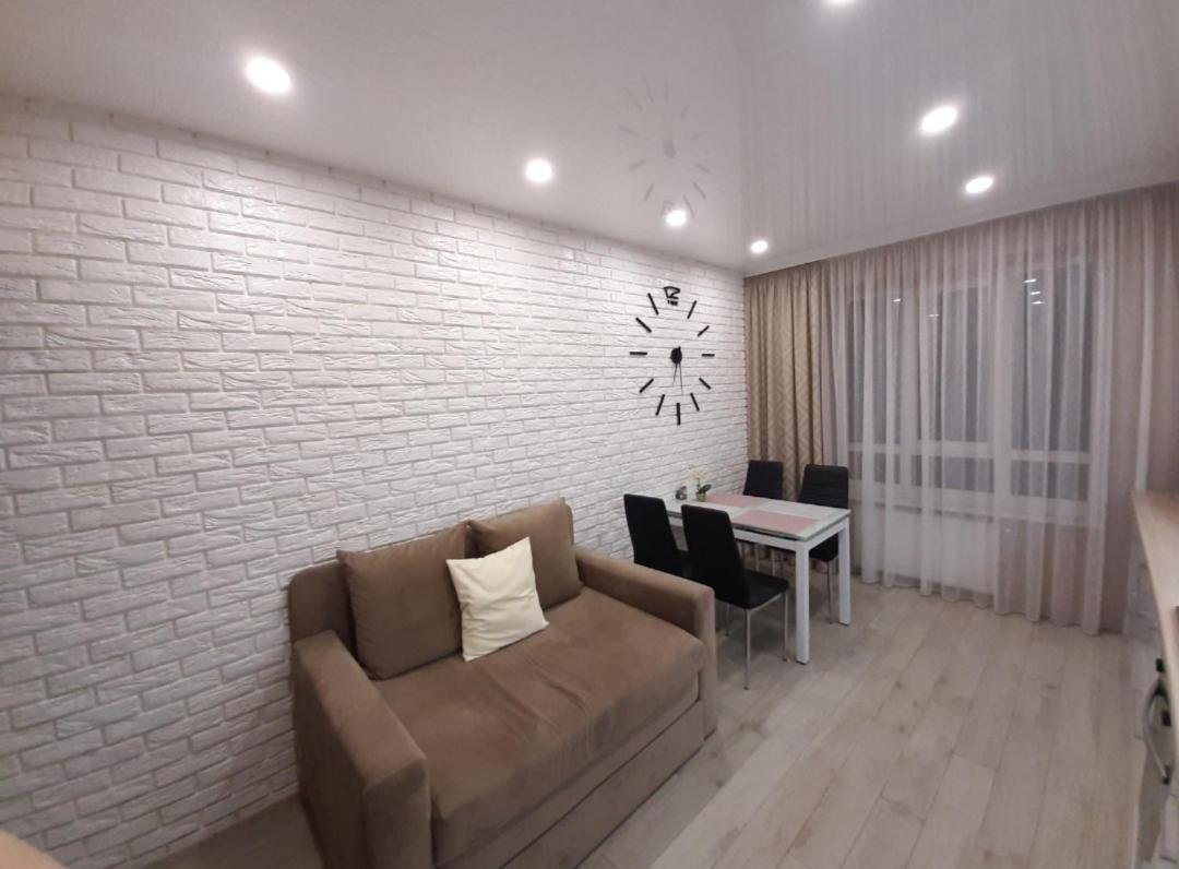 Vip Apartments Lutsʼk Extérieur photo