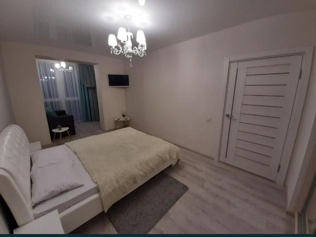 Vip Apartments Lutsʼk Extérieur photo