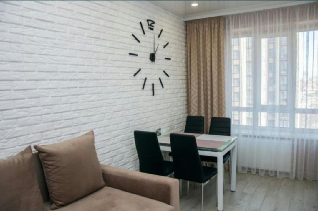 Vip Apartments Lutsʼk Chambre photo